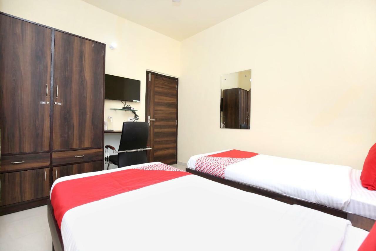 Oyo 16126 Aanantham Hotel Ludhiana Eksteriør billede