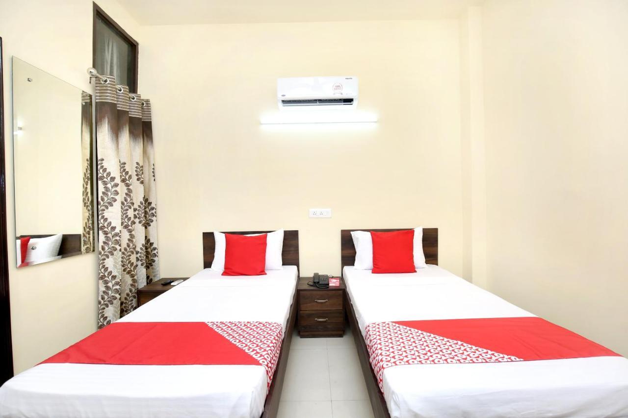 Oyo 16126 Aanantham Hotel Ludhiana Eksteriør billede