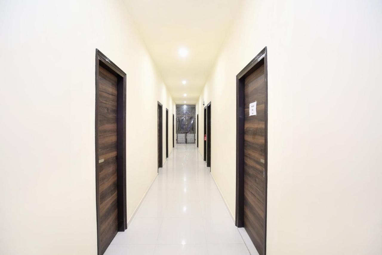 Oyo 16126 Aanantham Hotel Ludhiana Eksteriør billede