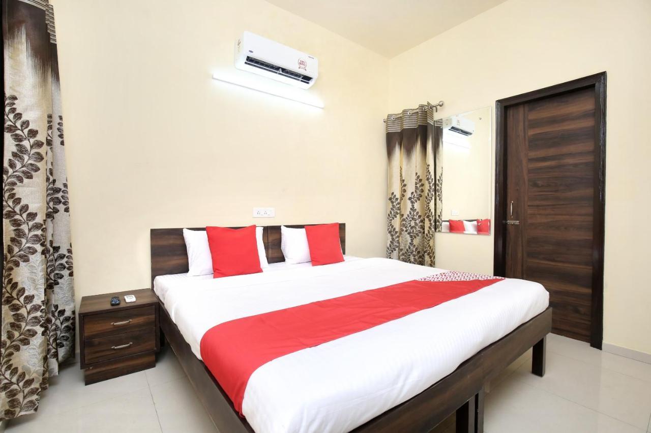 Oyo 16126 Aanantham Hotel Ludhiana Eksteriør billede