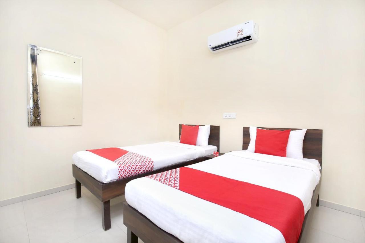 Oyo 16126 Aanantham Hotel Ludhiana Eksteriør billede