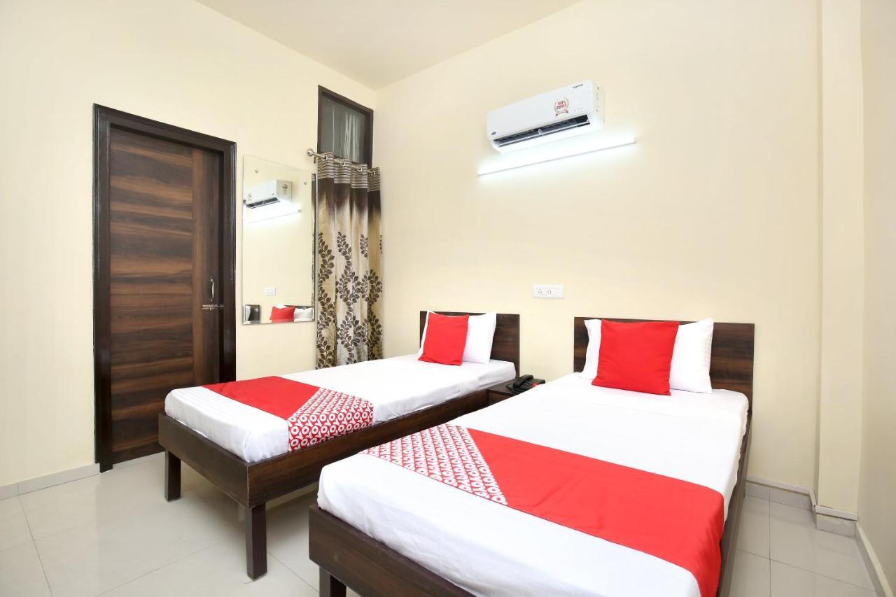 Oyo 16126 Aanantham Hotel Ludhiana Eksteriør billede