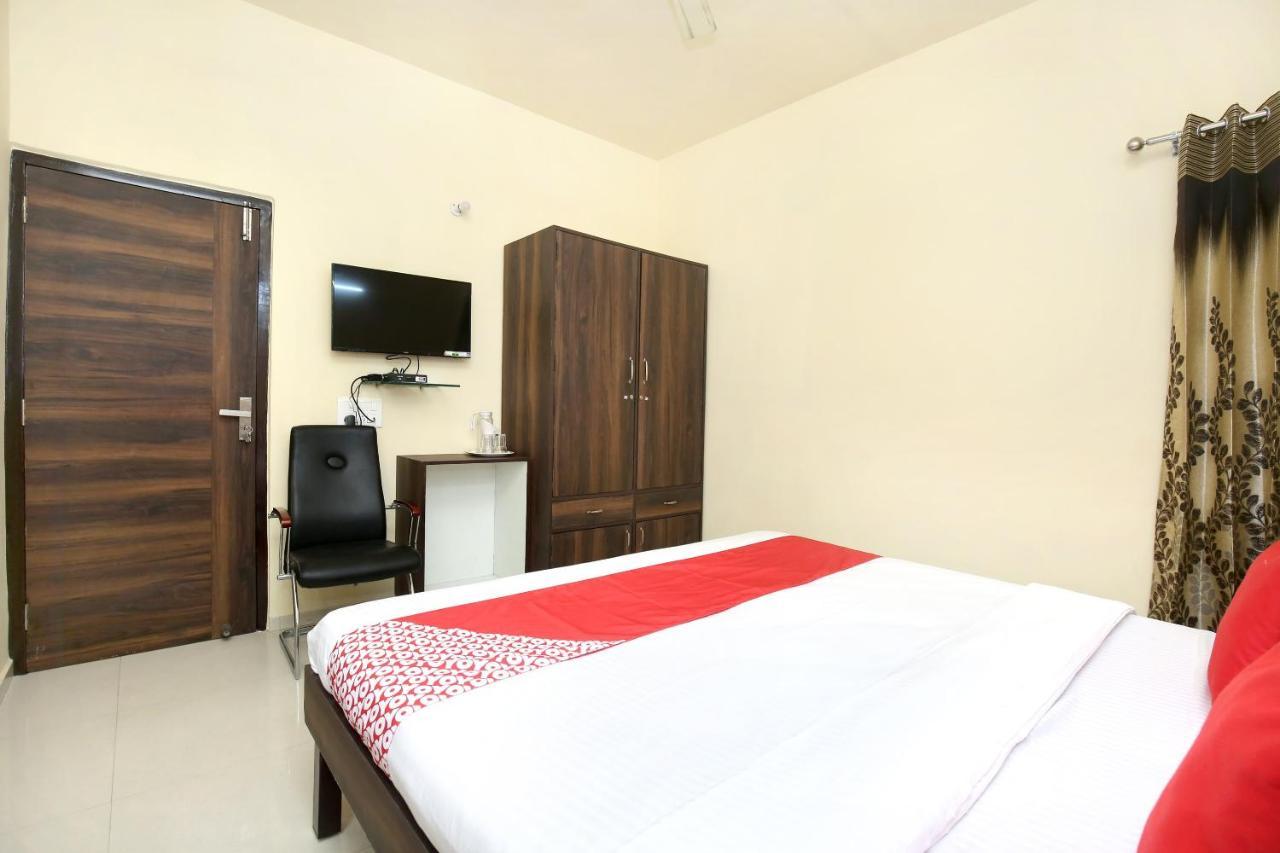Oyo 16126 Aanantham Hotel Ludhiana Eksteriør billede
